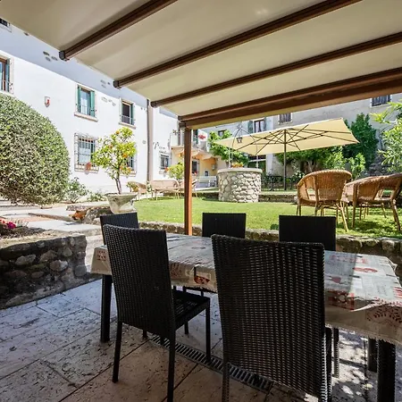 Borgo Di Calmasino ファームステイ *