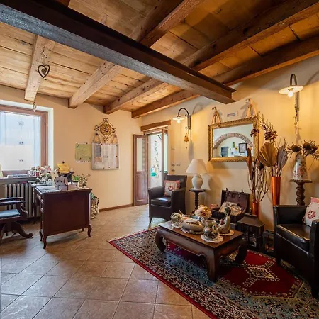 Borgo Di Calmasino ファームステイ *