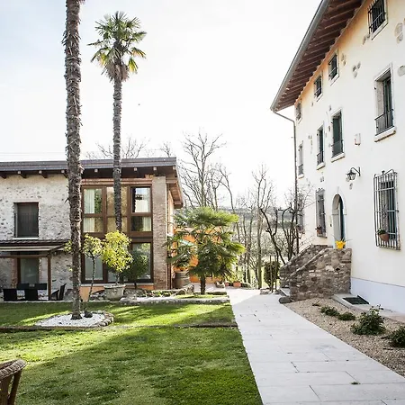 Borgo Di Calmasino ファームステイ