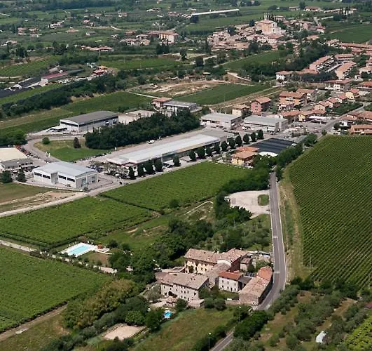 Borgo Di Calmasino 바르돌리노